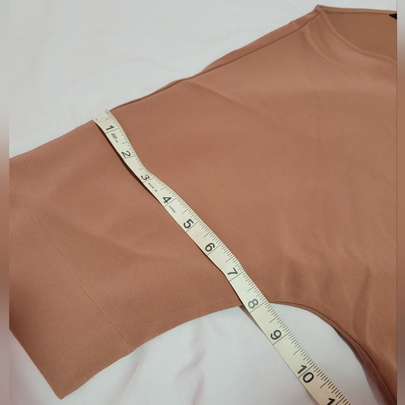 UNIQLO Women's Minimalist Oversized Warm Brown Boxy Top - Modern Relaxed Fit - Picture 5 of 8